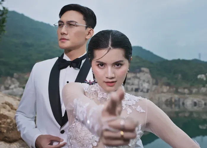 Bộ đôi báo thủ, tự dưng đòi đi chụp hình cưới ở hồ đá