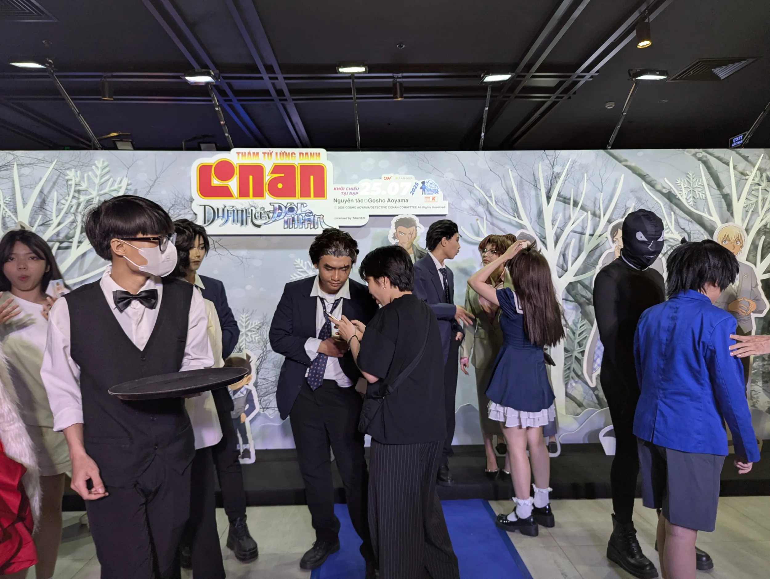 Có nhiều bạn cosplay các nhân vật khác nhau trong phim