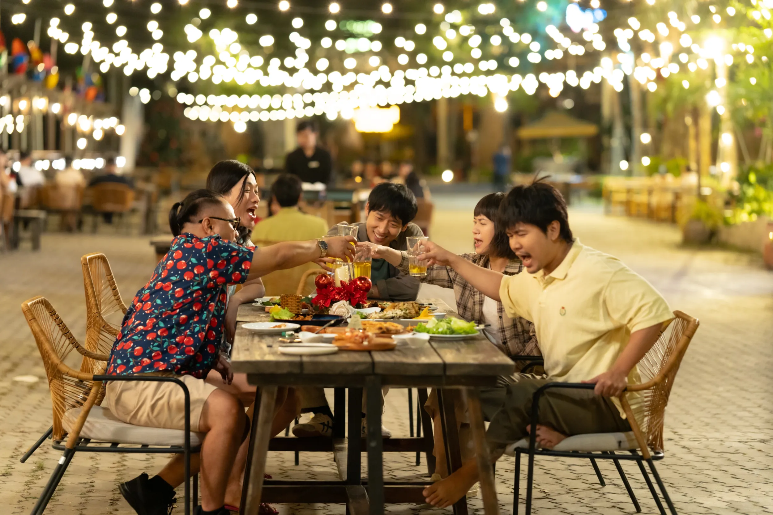 Hoan tạm gác lại mọi thứ, kể cả những cuộc vui mừng sinh nhật bản thân cũng phải đợi đến khuya