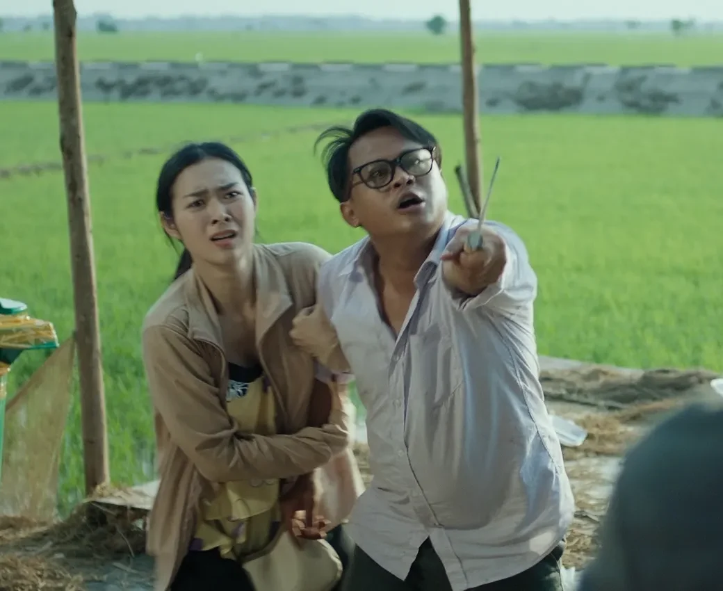 Nhân vật Tiền (Diệp Bảo Ngọc) và Đáng (La Thành) - Phim Làm Giàu Với Ma 2: Cuộc Chiến Hột Xoàn