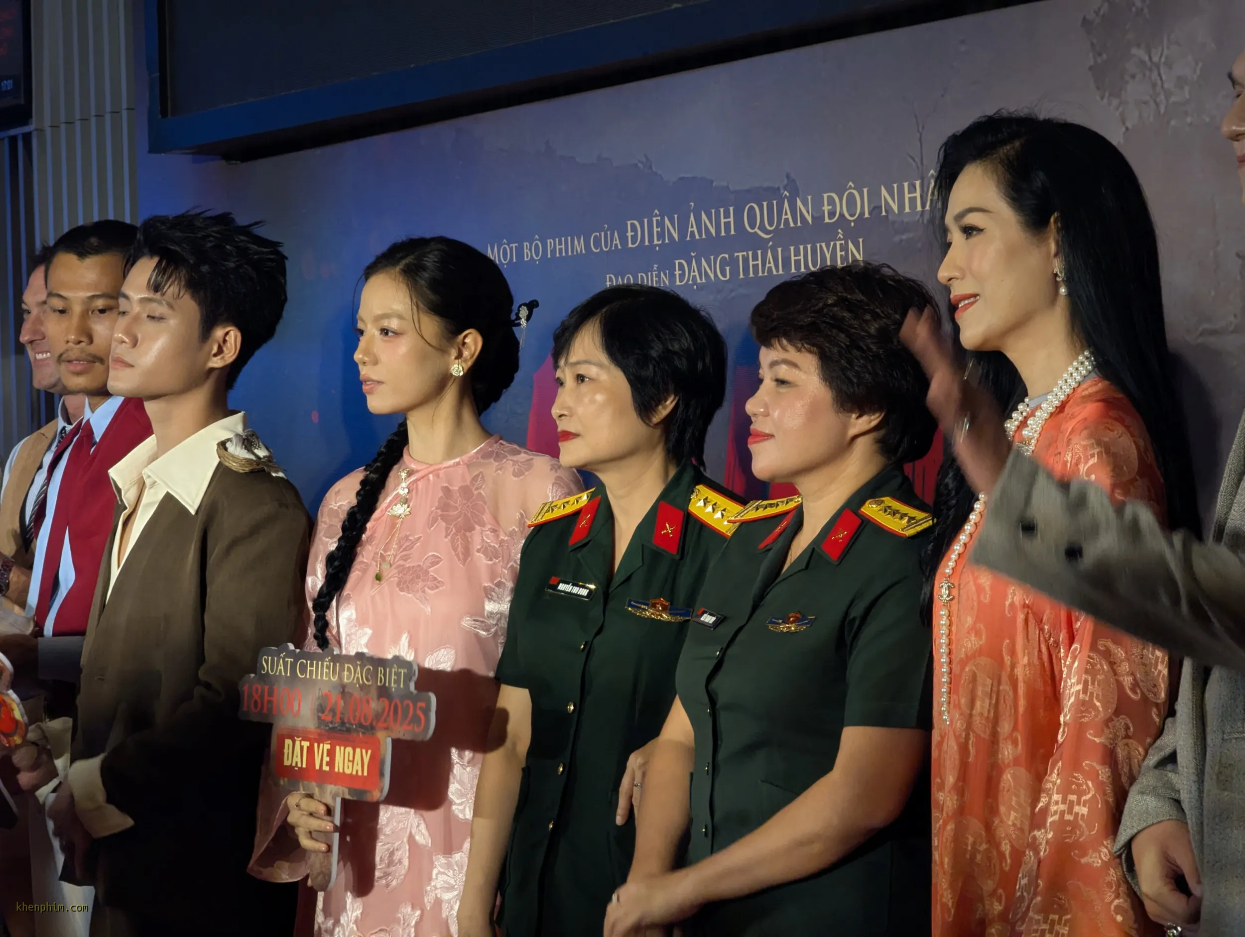 Ekip phim Mưa Đỏ