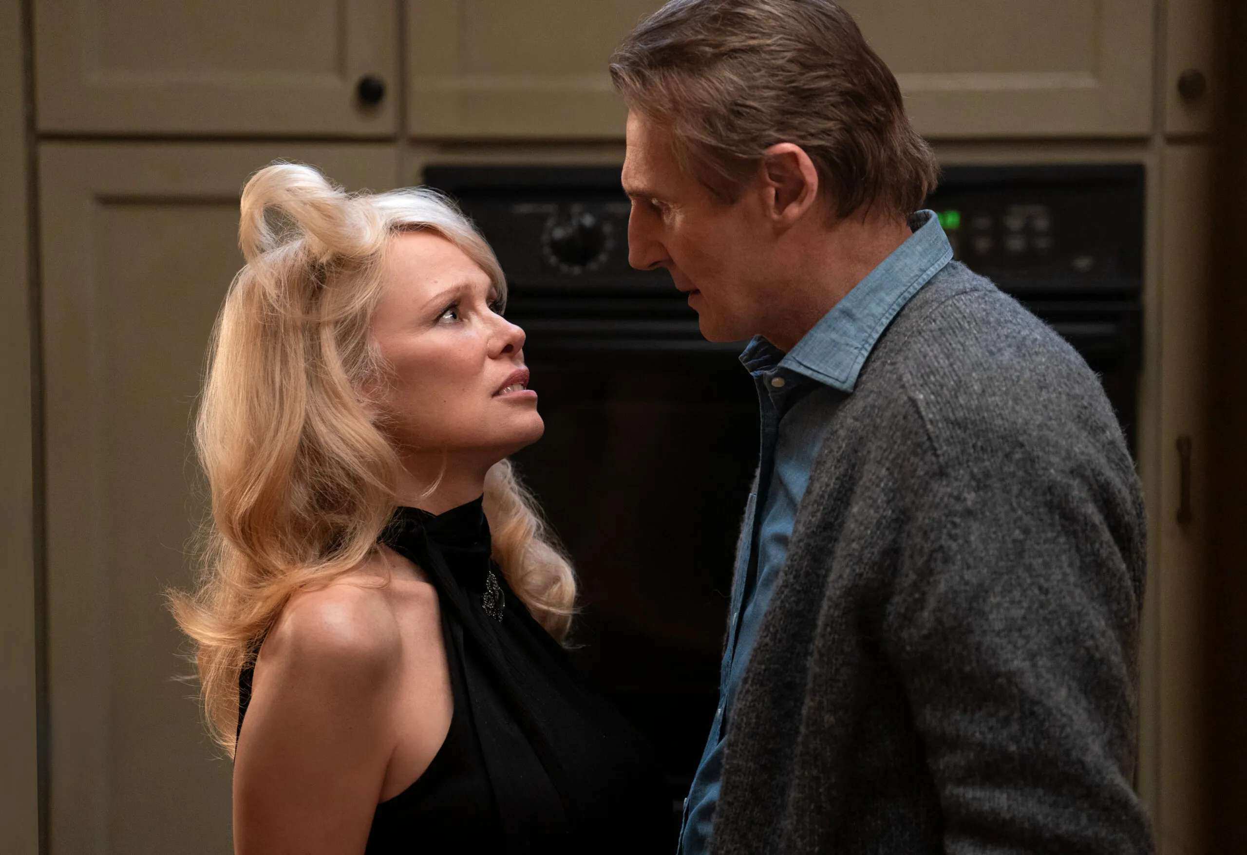 Liam Neeson vào vai Frank Drebin