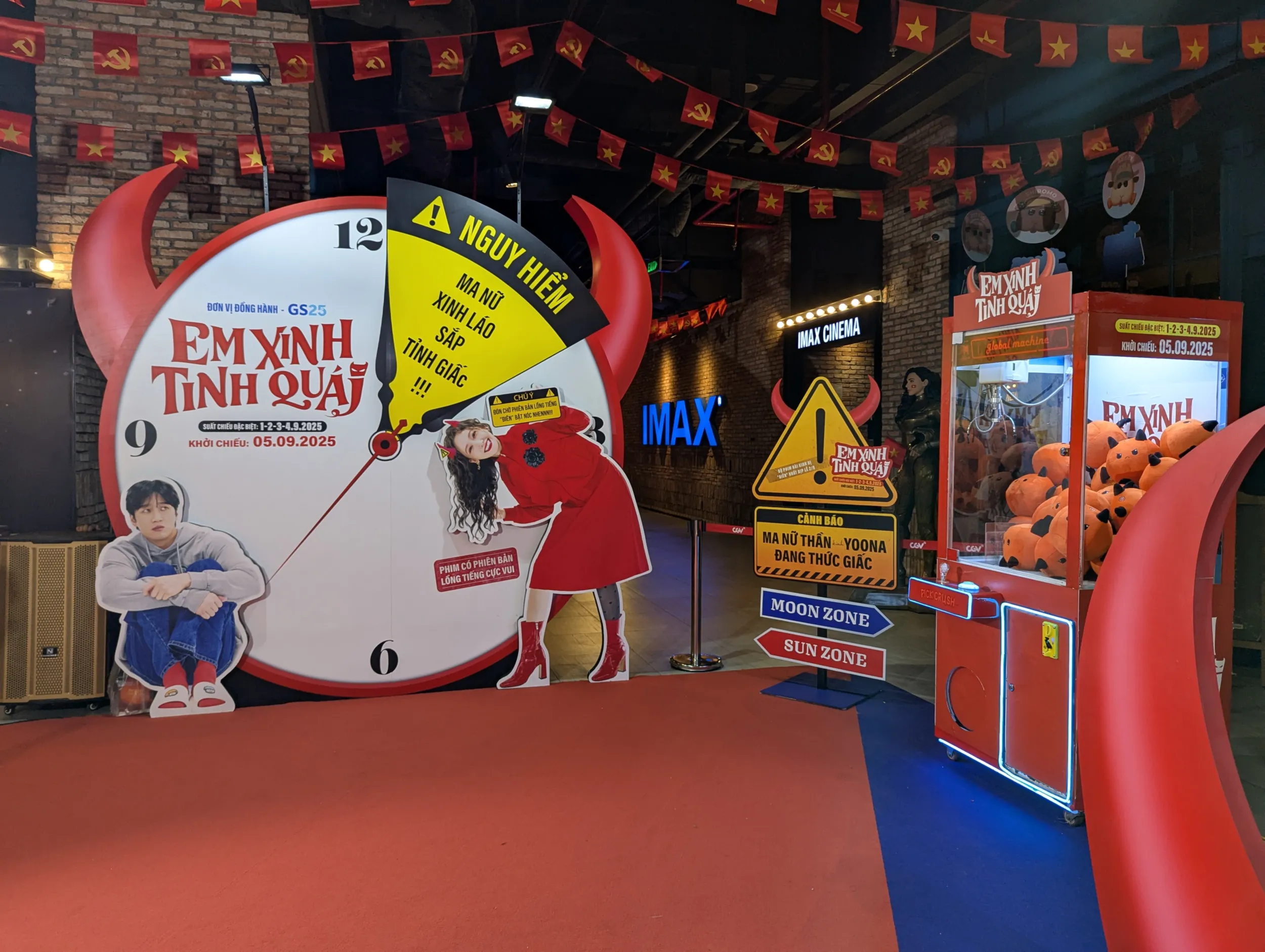 Hình ảnh chụp tại họp báo Em Xinh Tinh Quái