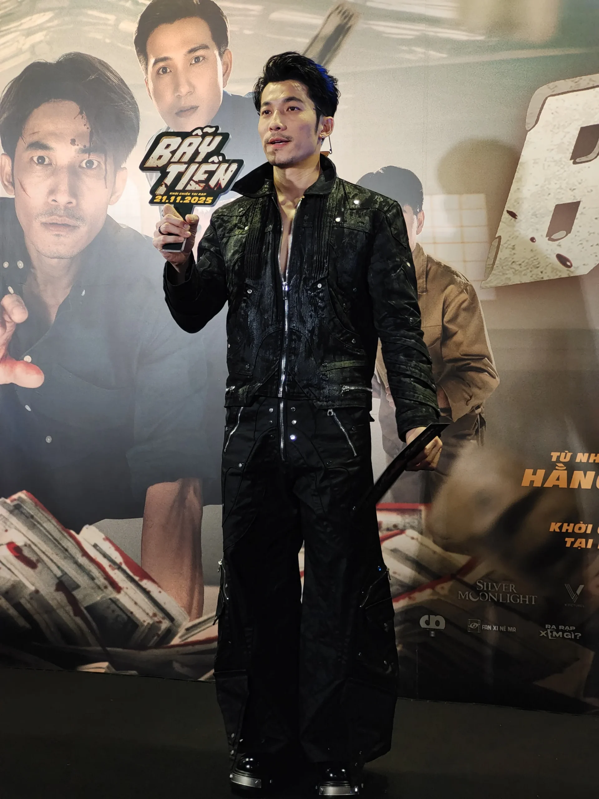 Liên Bỉnh Phát có tới 2 phim ra rạp trong tháng 11 này