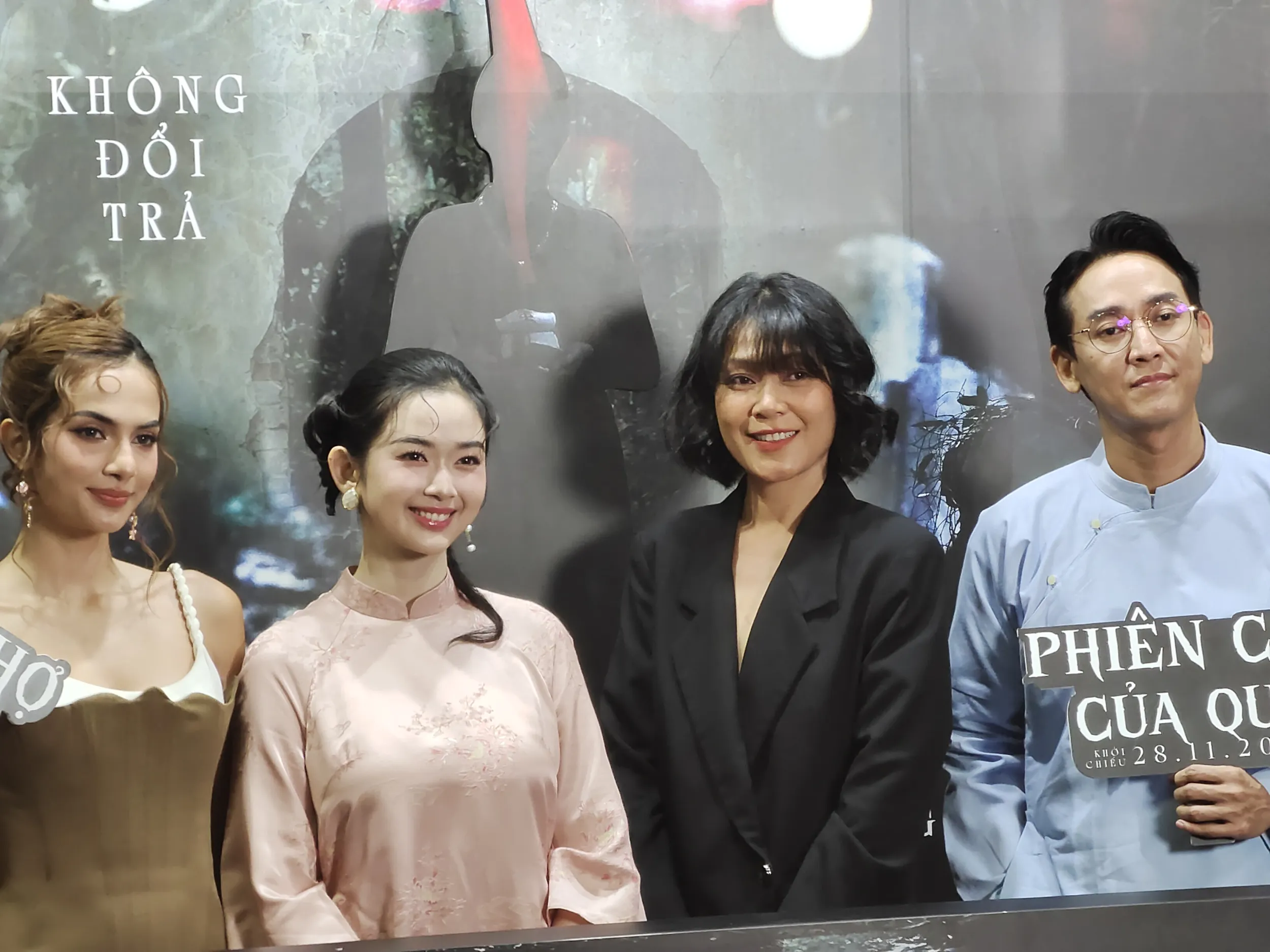 Emma Lê, Ngọc Xuân, Đinh Y Nhung, Hứa Vĩ Văn tại sự kiện ra mắt phim The Cursed (Phiên Chợ Của Quỷ) ở việt Nam