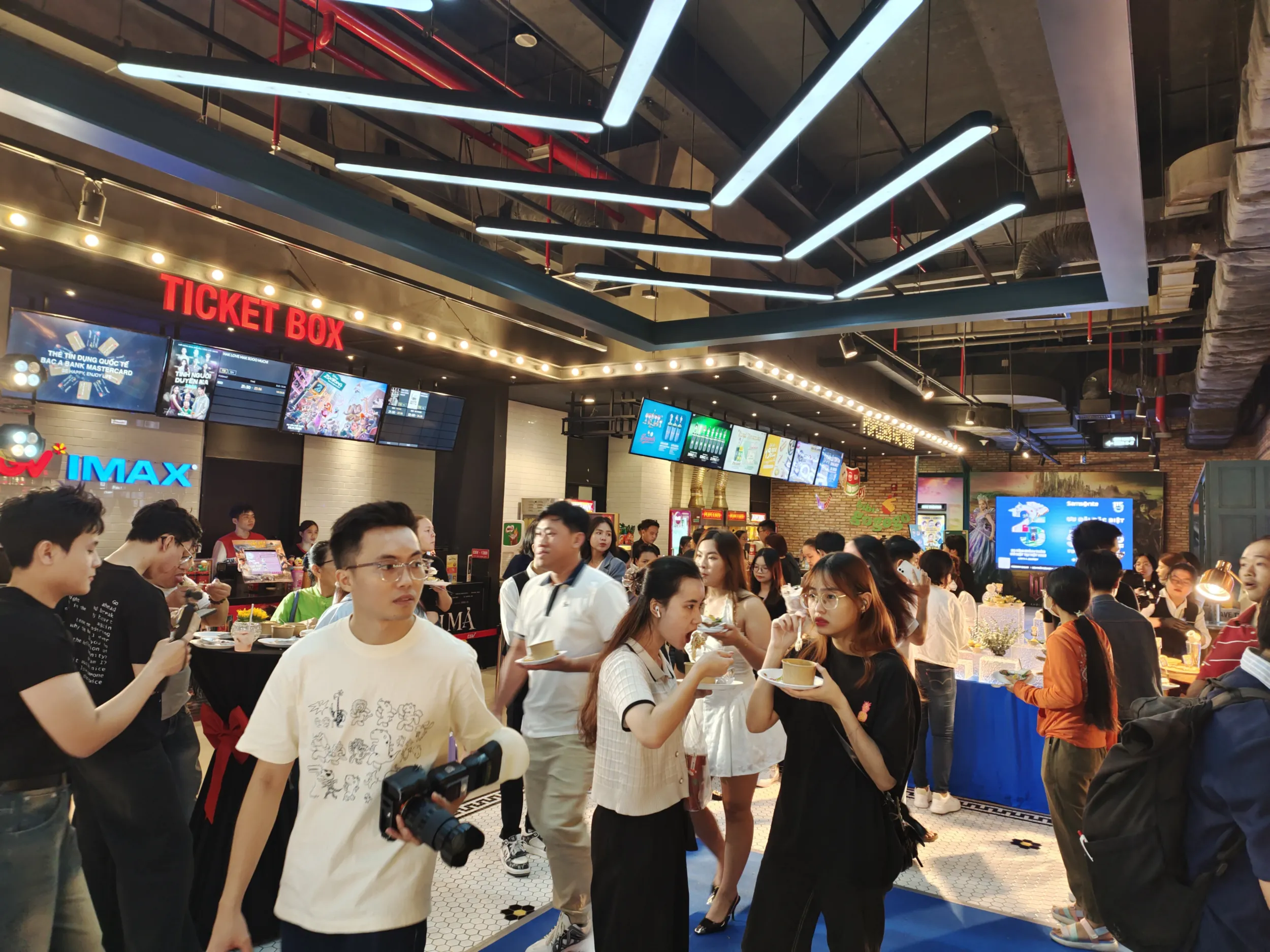 Họp báo phim Sư Thầy Gặp Sư Lầy