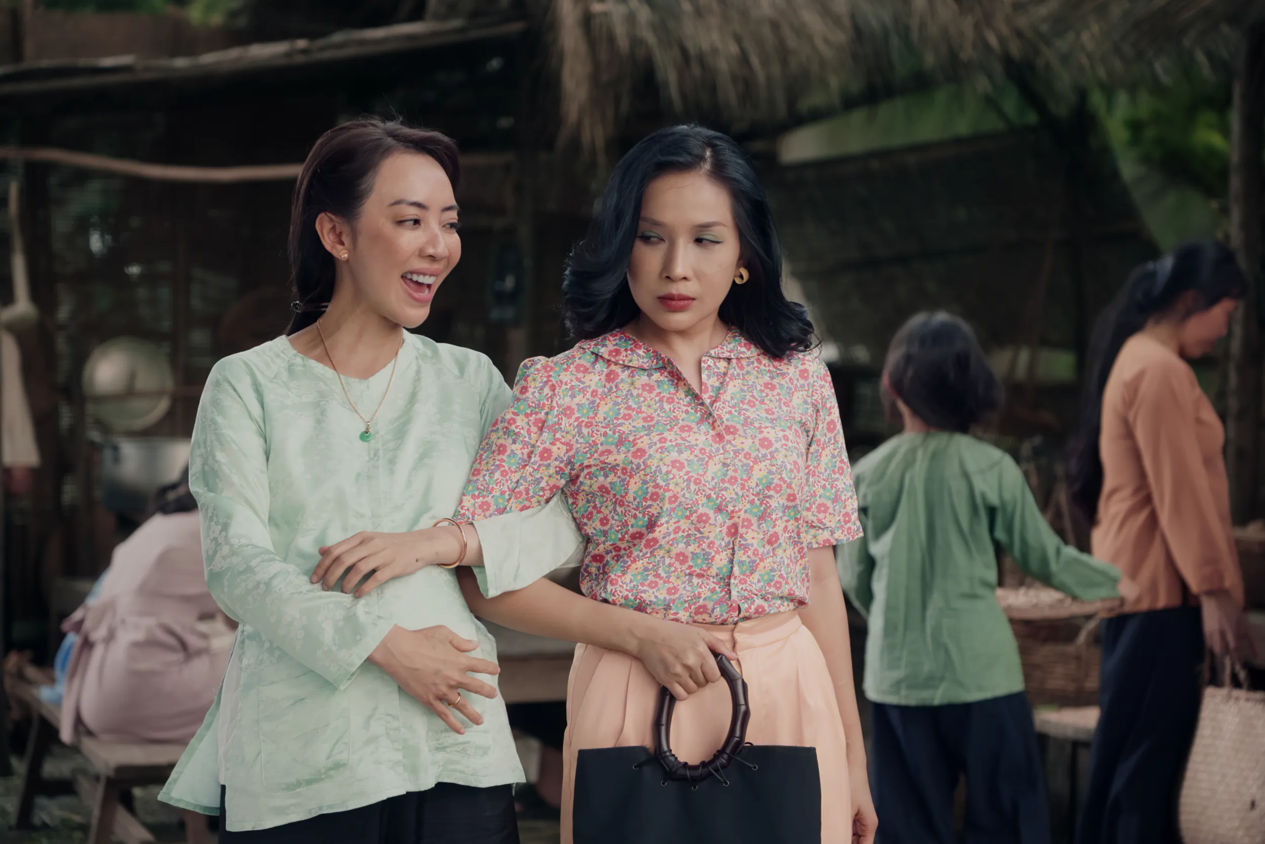 Thu Trang và Khả Như vào vai bạn thân trong phim Ai Thương Ai Mến