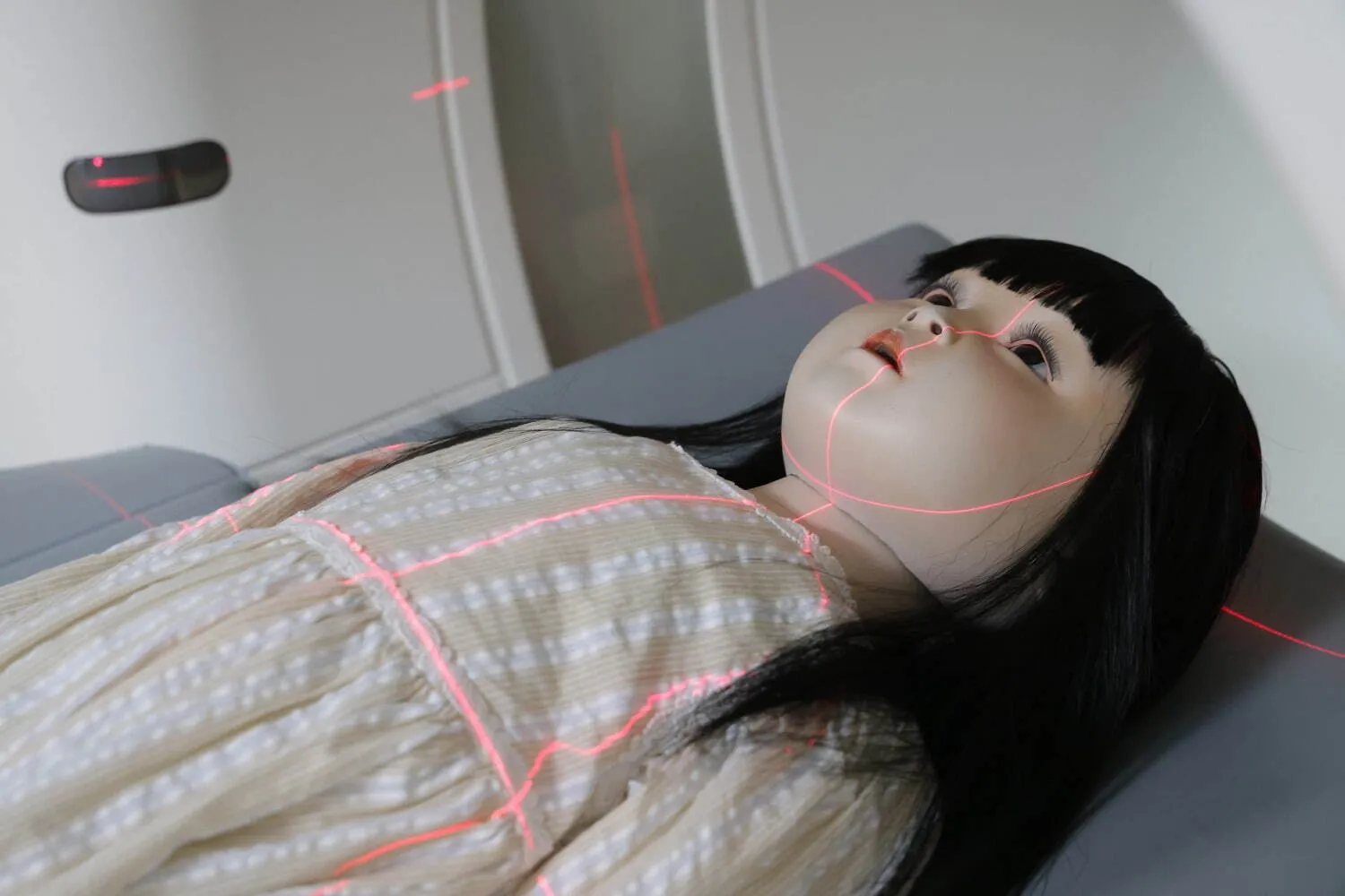 Nếu mà gặp búp bê ma thì cứ mang đi chụp CT