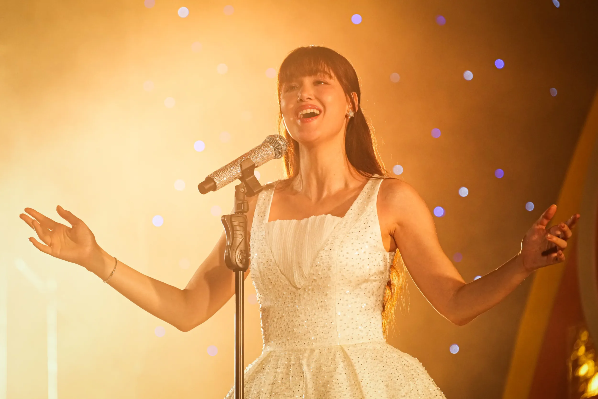 Diva Plaifun trong phim Người Đẹp và Quái Lạ