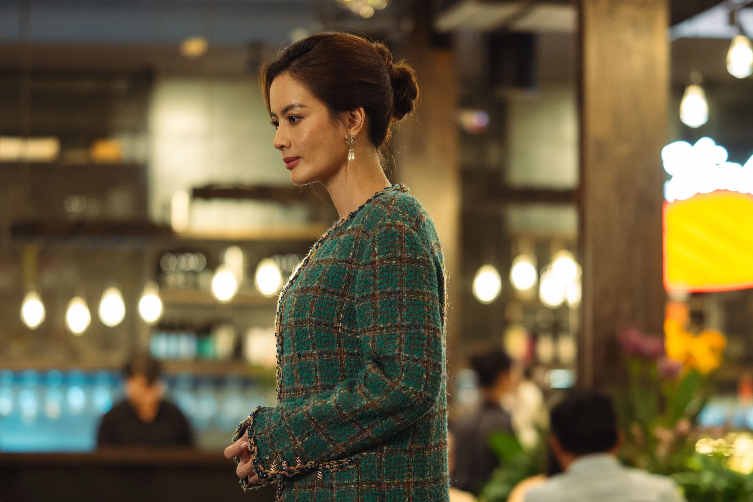 Như Vân đẹp và sang, biểu cảm tốt