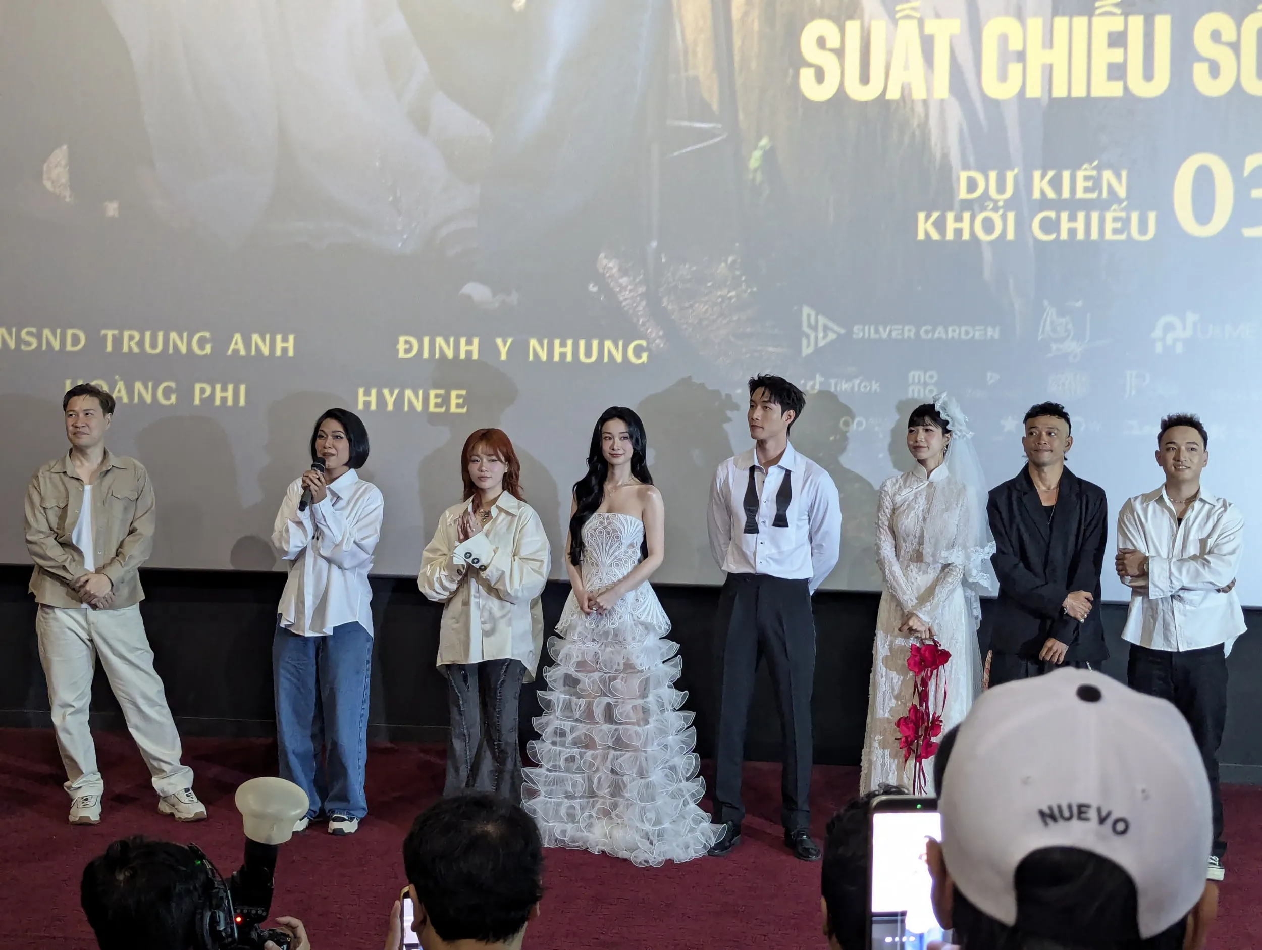 Đạo diễn và dàn diễn viên tham gia làm nên tác phẩm Song Hỷ Lâm Nguy