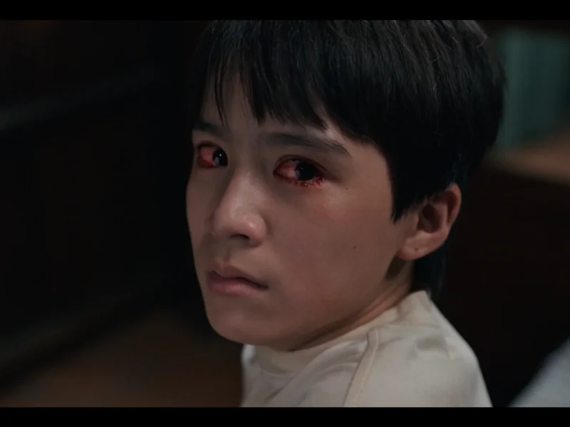 Banner bài đánh giá phim Quỷ Bắt Hồn - eyes-red