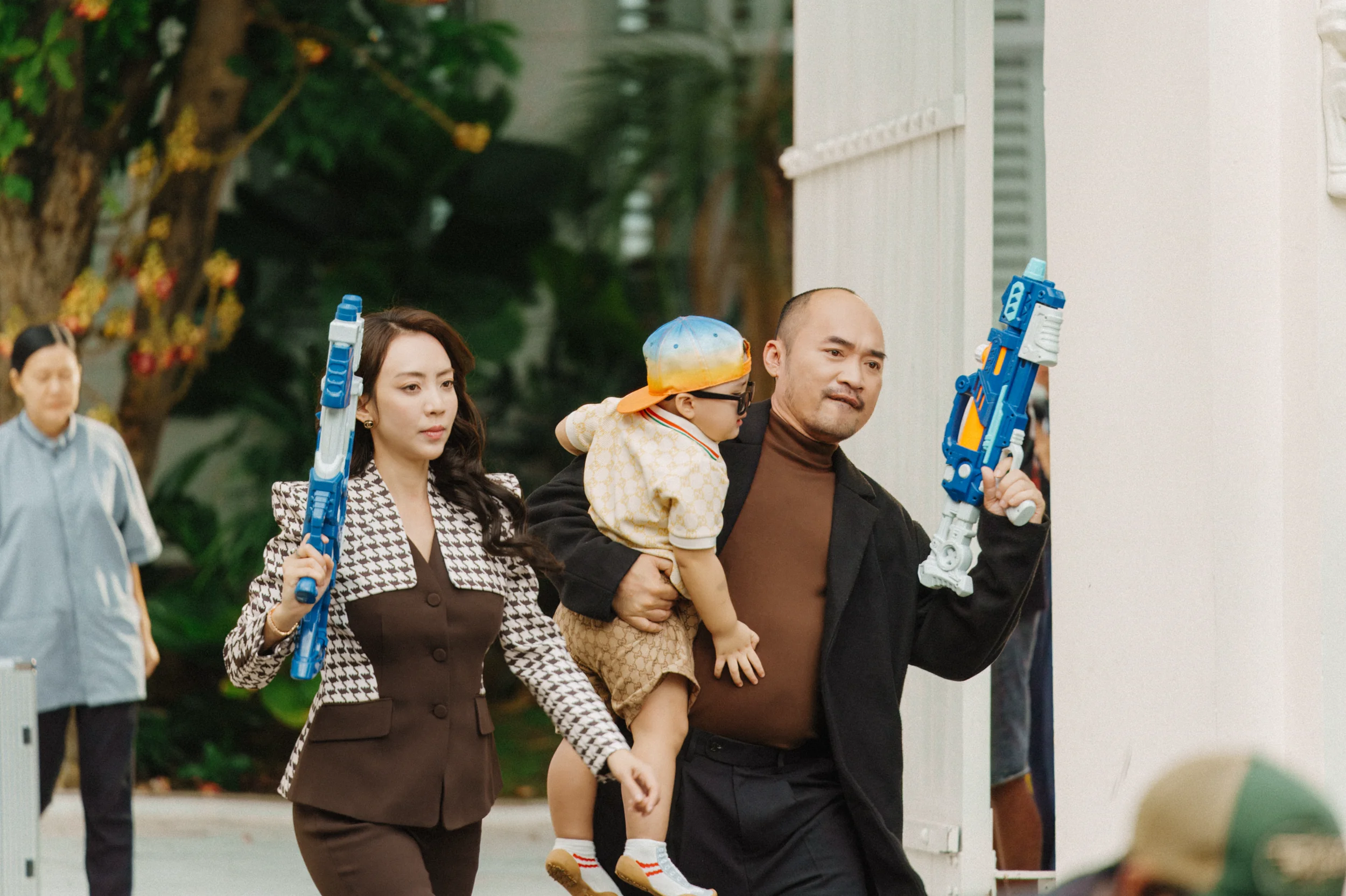 Thu Trang, Tiến Luật và dàn diễn viên chính Quý Tử Vượt Giàu