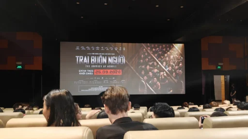 Review phim Trại Buôn Người: Đại cảnh đồ sộ là cứu cánh cho những khoảng trống kỹ xảo