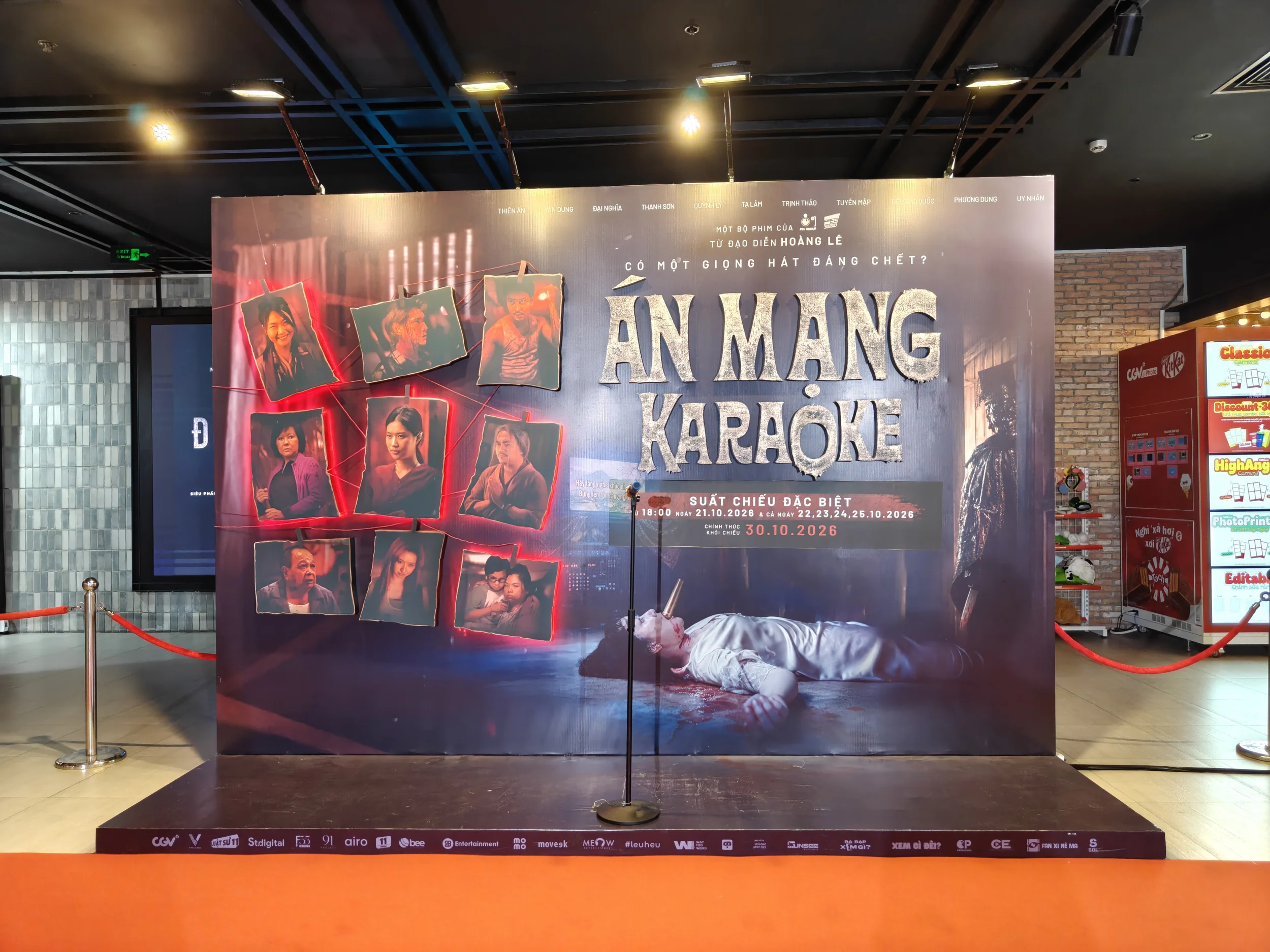 Backdrop sự kiện công chiếu phim Án Mạng Karaoke