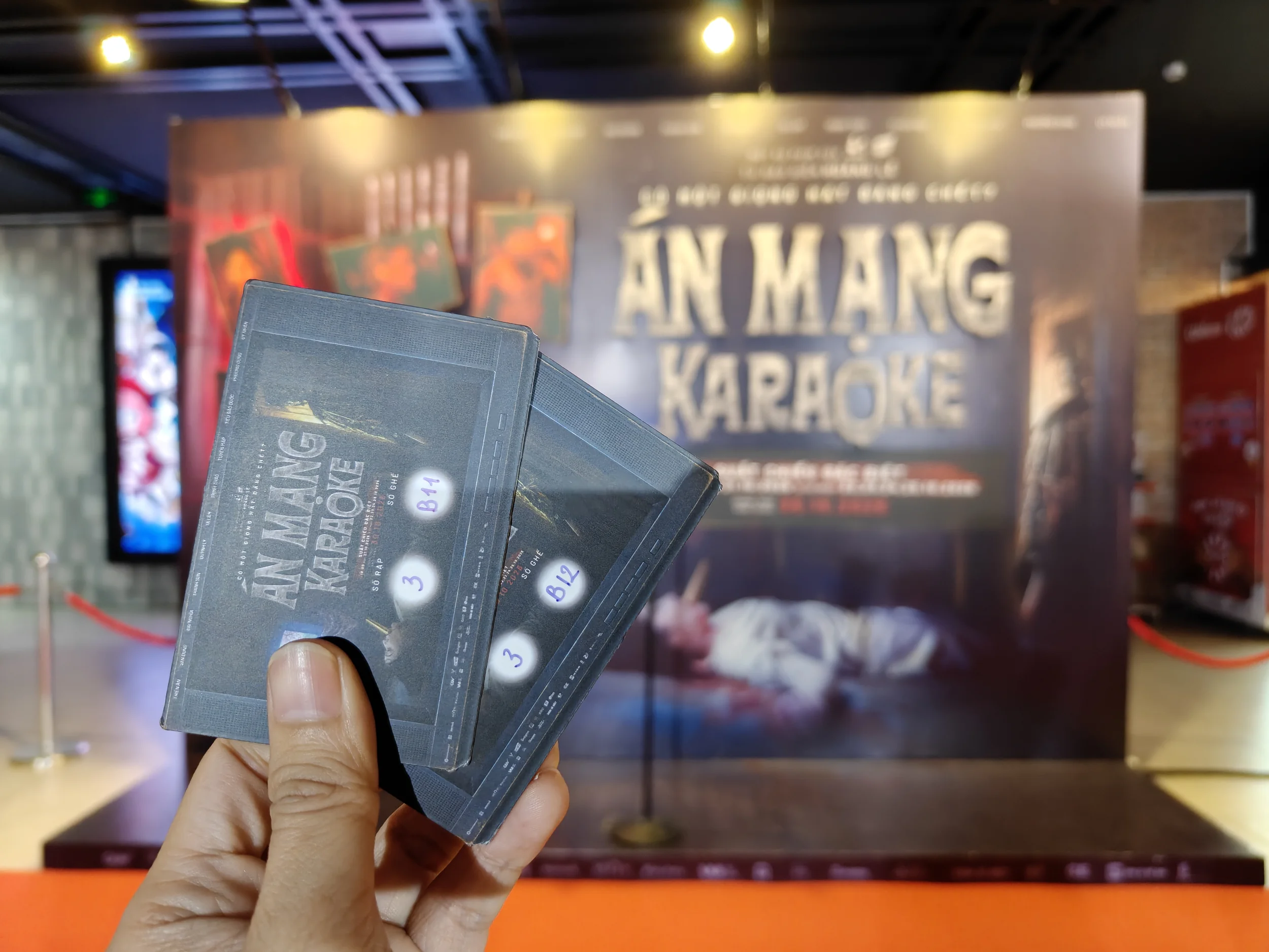 Vé xem suất công chiếu phim Án Mạng Karaoke