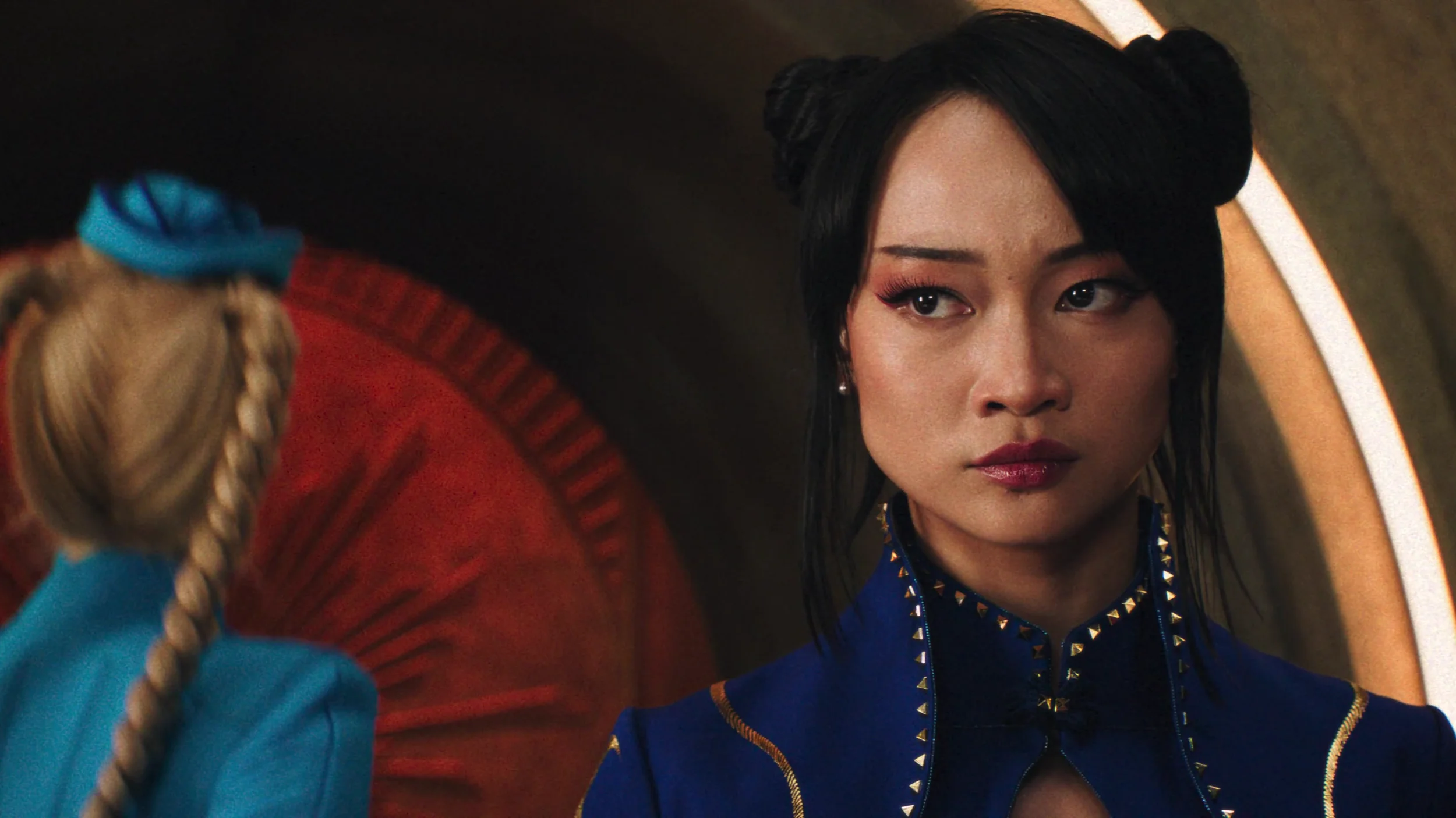 Chun-Li đối mặt Cammy trong một khoảnh khắc căng thẳng